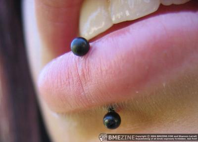 labret vertical
